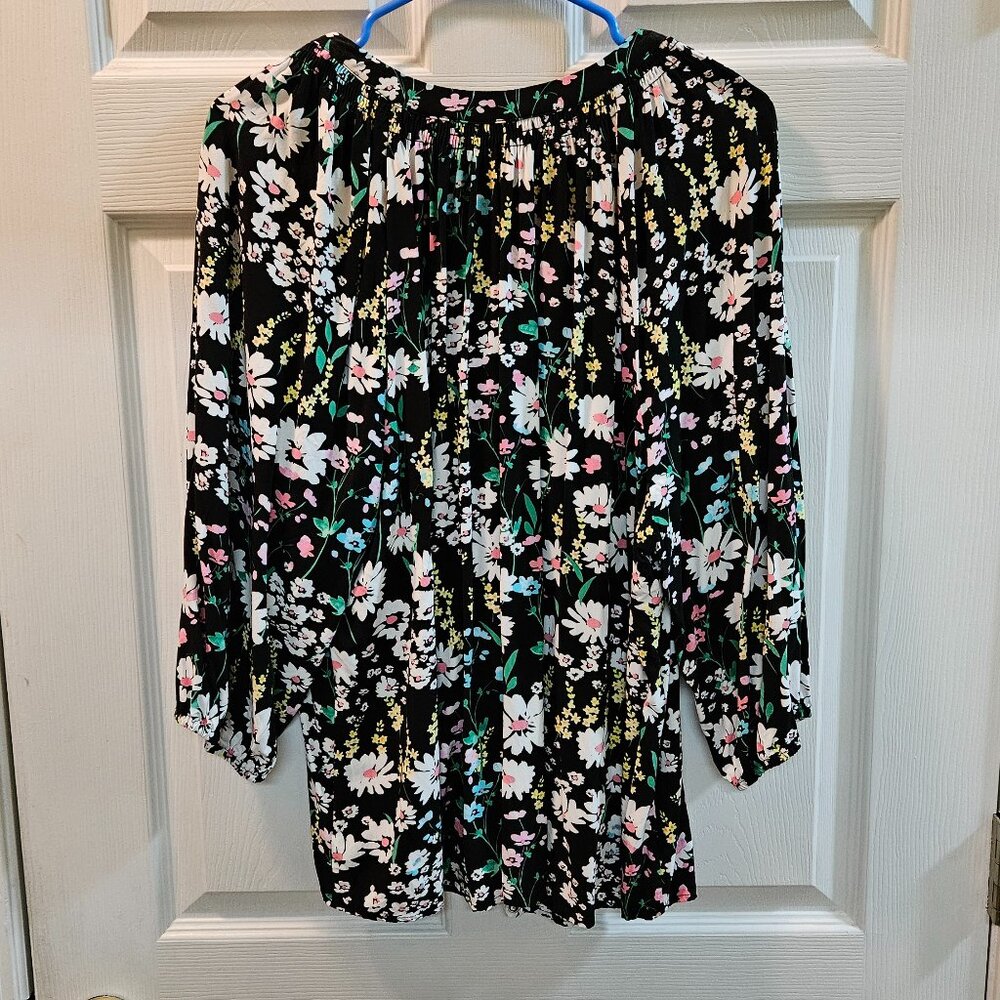 NWOT: Women's Plus Size 3X - Black & Floral Top - Picture 3 of 4